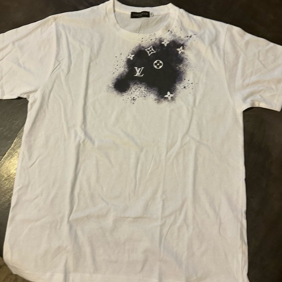 Louis Vuitton White and Black Men's T-Shirt - Picture 1 of 3